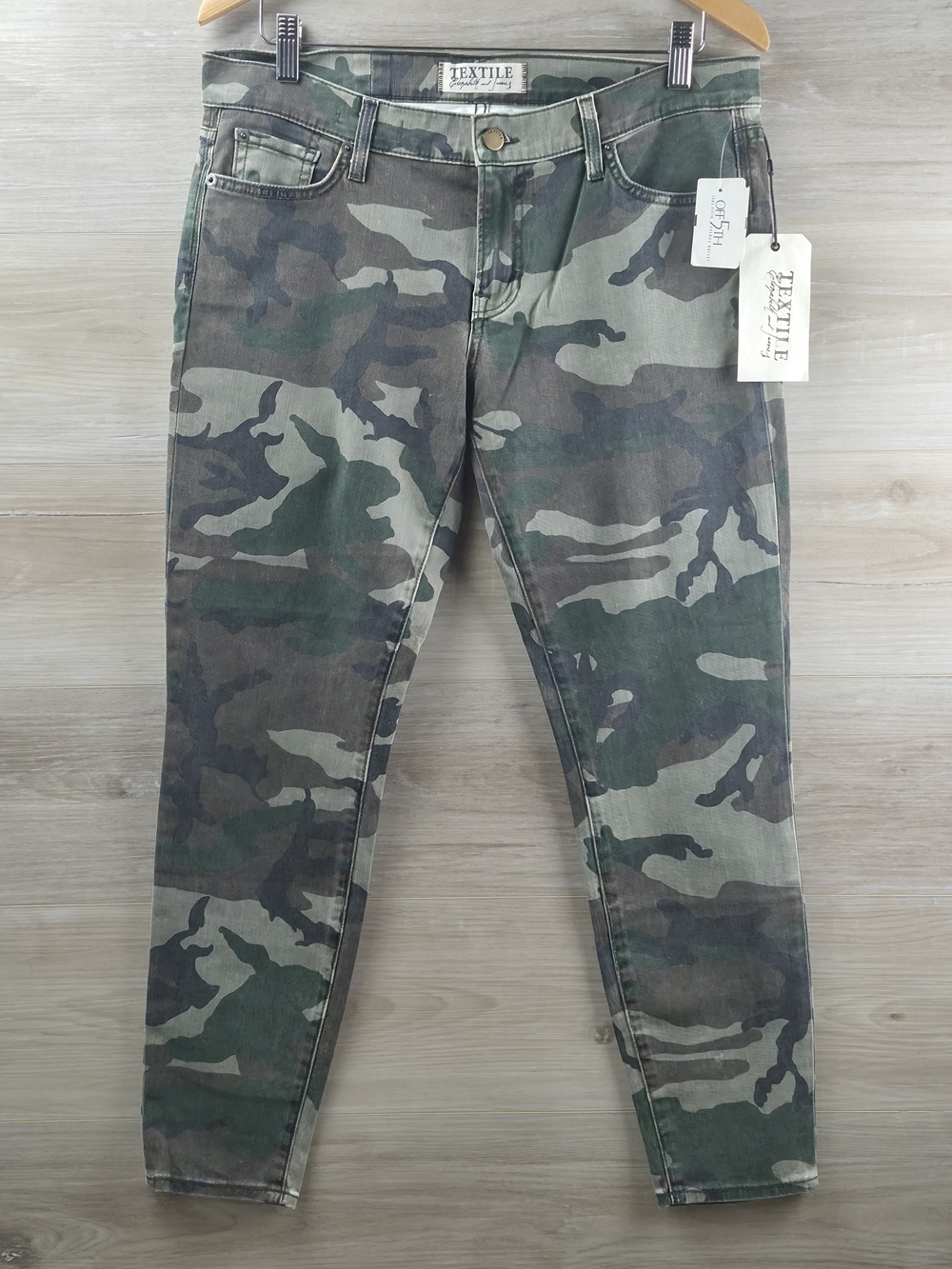NWT Textile Elizabeth and James Camo Skinny Jeans Saks Off 5th Size 32